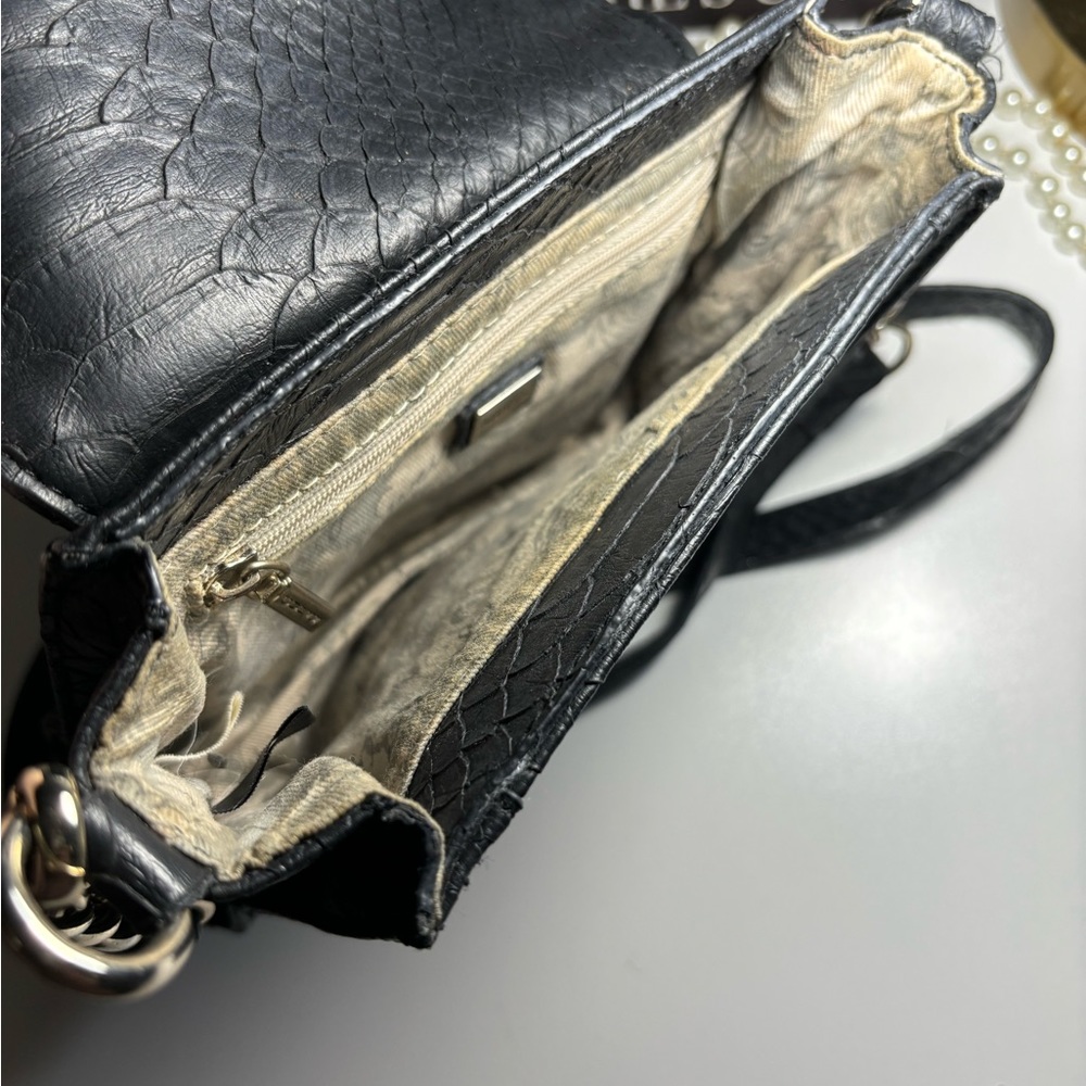 Vintage Guess Crossbody Bag - Picture 7 of 7